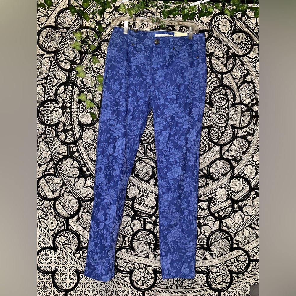 Blue floral Lauren Conrad women’s “The Pencil” jeggings with tag